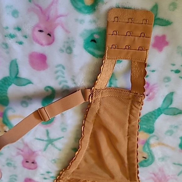 Vera Nude Floral Lace Unlined Balconette Bra - Picture 4 of 7